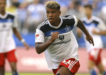 Ransford Yeboah Königsdörffer scores as Hamburg put one step in next season’s Bundesliga