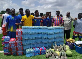 Hearts of Oak: Aspiring NCC chairman Alhaji Yusif Abdulai donates drinks and money to club ahead of Presidential Cup